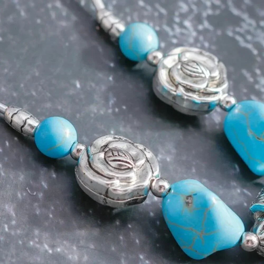 Retro Ethnic Style Hidden Silver Design Hollow Carved Turquoise Necklace